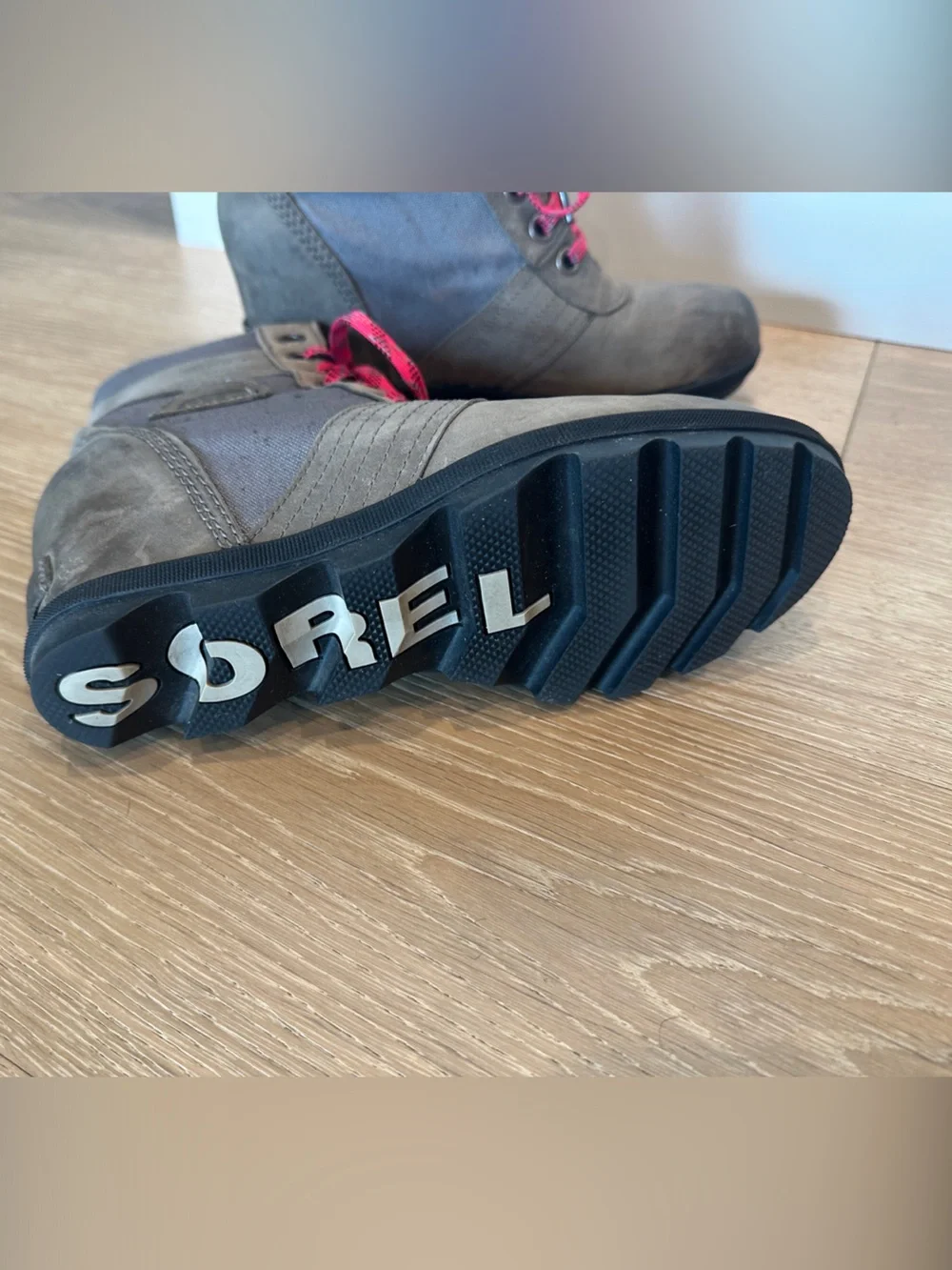 Sorel Grey Winter Snow/Rain Boots with Pink Laces